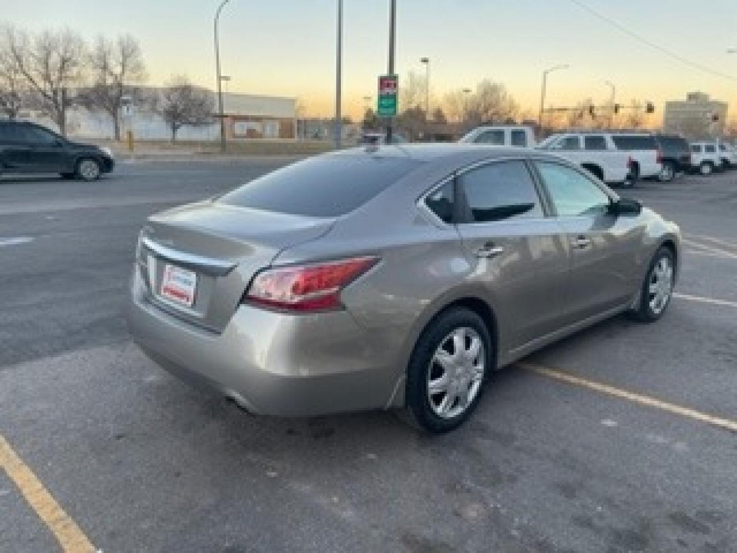 2015 Saharan Stone /Beige Nissan Altima 2.5 SV (1N4AL3AP8FC) with an 2.5L I4 DOHC 16V engine, CVT transmission, located at 8595 Washington St., Thornton, CO, 80229, (303) 287-5511, 39.852348, -104.978447 - 2015 Nissan Altima<br><br>D1 Auto NEVER charges dealer fees! All cars have clean titles and have been inspected for mechanical issues. We have financing for everyone. Good credit, bad credit, first time buyers.<br>Odometer is 2387 miles below market average!<br>Please call Lakewood Location 303-274- - Photo#4